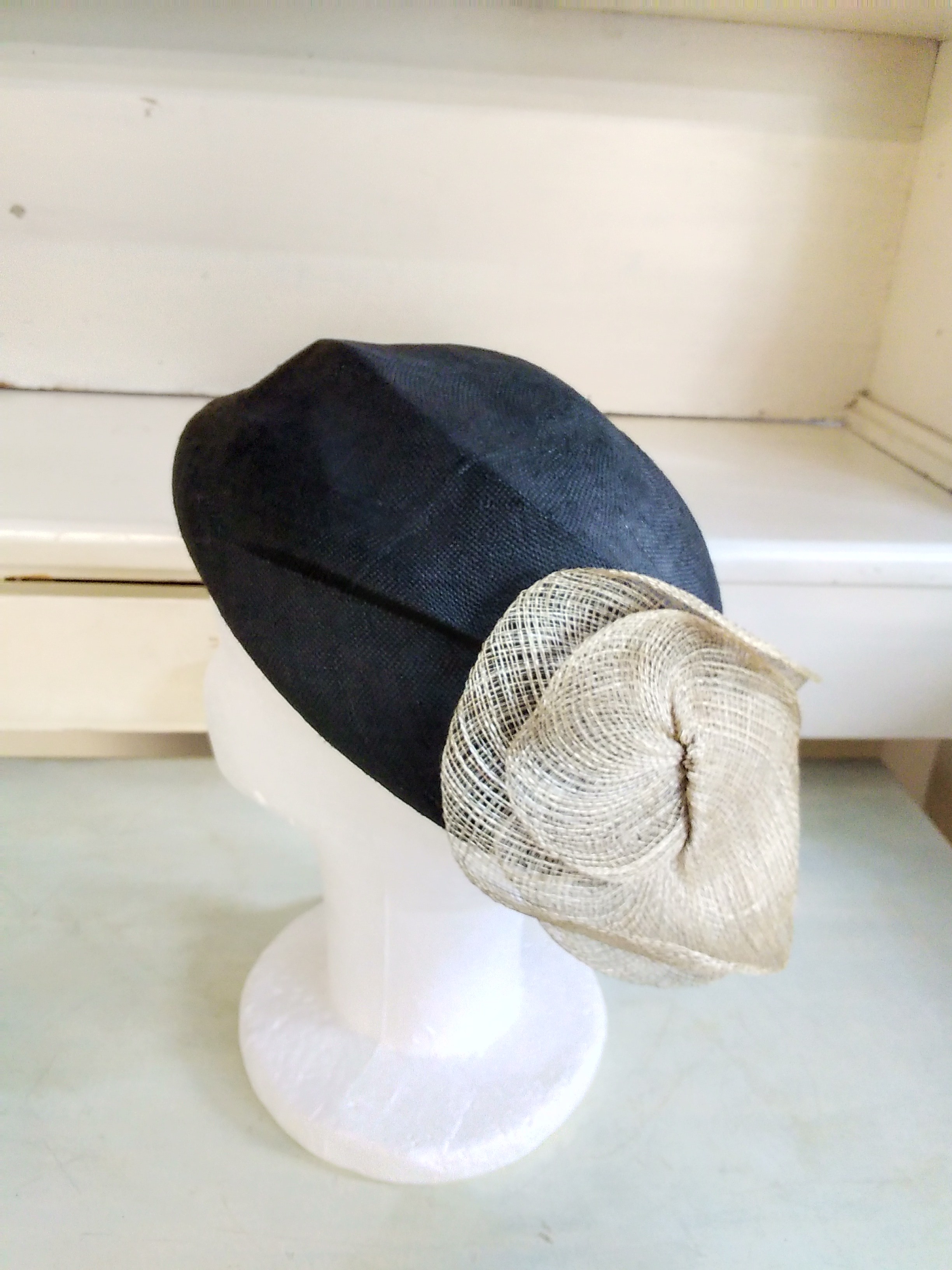 Elegant vintage dameshoedje